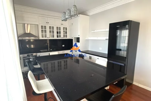 Shtepi me qera Apartament ne Tirane, 2+1, Mobilimi E mobiluar, Pagesa 818  Euro.