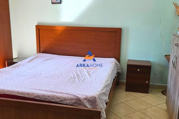 Shtepi me qera Apartament ne Tirane, 2+1, Mobilimi E mobiluar, Pagesa 500  Euro.