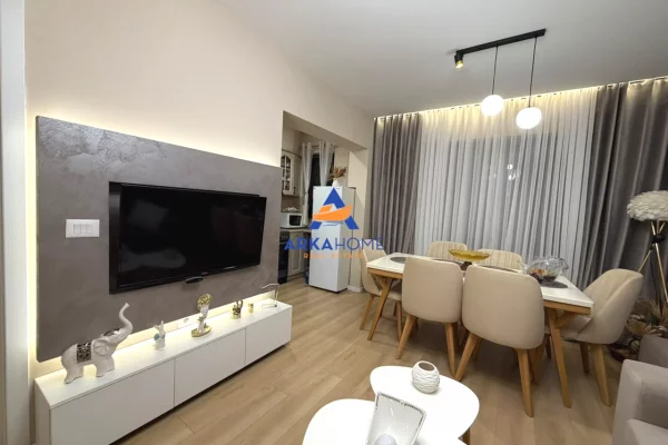 Shtepi me qera Apartament ne Tirane, 1+1, Mobilimi E mobiluar, Pagesa 709  Euro.