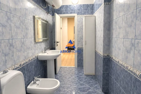 Shtepi me qera Apartament ne Tirane, 1+1, Mobilimi E mobiluar, Pagesa 709  Euro.