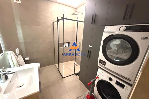 Shtepi ne shitje Apartament ne Tirane, 2+1, Mobilimi E mobiluar, Pagesa 382,096  Euro.