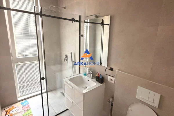 Shtepi ne shitje Apartament ne Tirane, 2+1, Mobilimi E mobiluar, Pagesa 382,096  Euro.