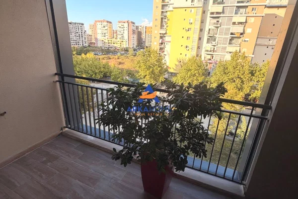 Shtepi ne shitje Apartament ne Tirane, 2+1, Mobilimi E mobiluar, Pagesa 382,096  Euro.
