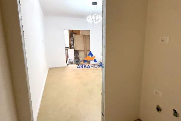 Shtepi ne shitje Apartament ne Tirane, 2+1, Mobilimi Bosh, pa mobiluar, Pagesa 152,838  Euro.