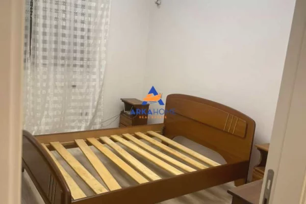 Shtepi me qera Apartament ne Tirane, 3+1, Mobilimi Pjeserisht e mobiluar, Pagesa 491  Euro.