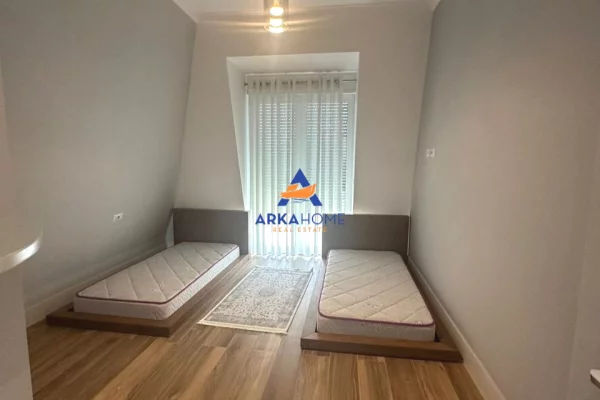 Shtepi me qera Apartament ne Tirane, 2+1, Mobilimi E mobiluar, Pagesa 1,900  Euro.