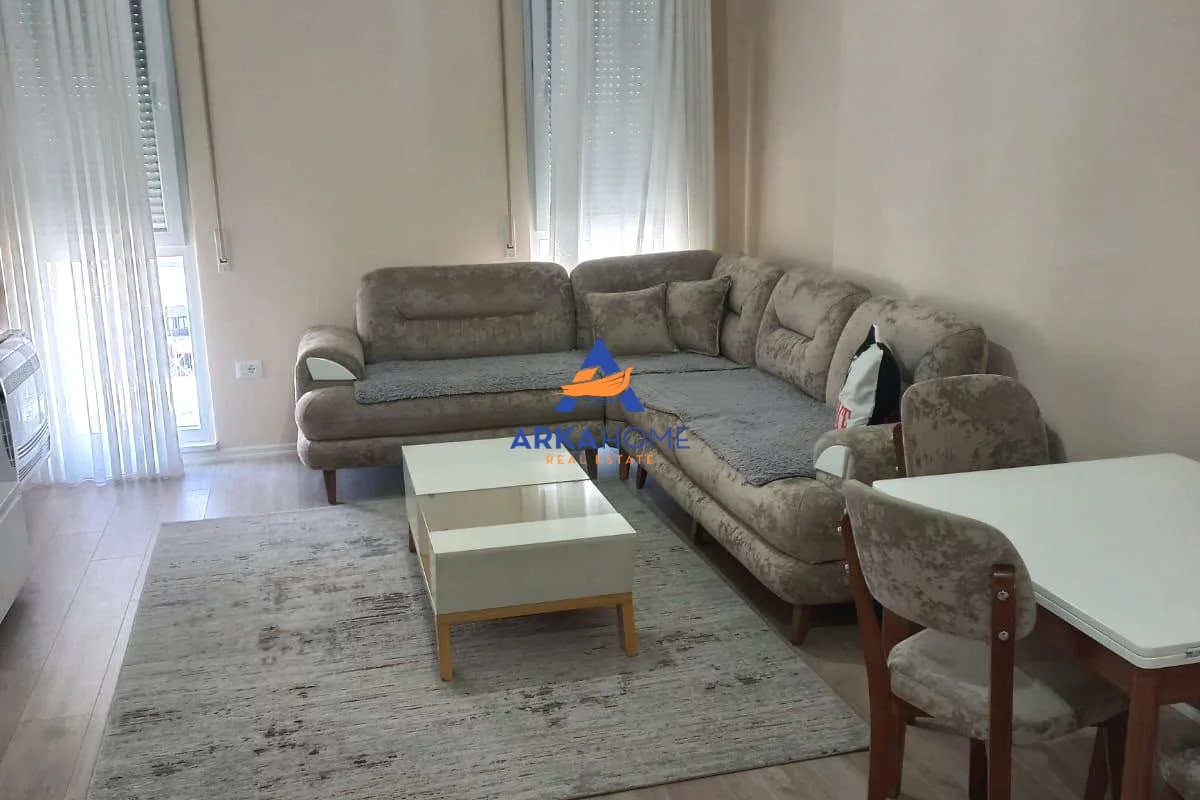 Shtepi me qera Apartament ne Tirane, 2+1, Mobilimi E mobiluar, Pagesa 545  Euro.