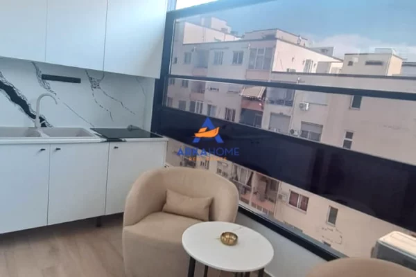 Shtepi ne shitje Apartament ne Tirane, 2+1, Mobilimi E mobiluar, Pagesa 245,365  Euro.