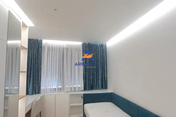 Shtepi ne shitje Apartament ne Tirane, 2+1, Mobilimi E mobiluar, Pagesa 245,365  Euro.