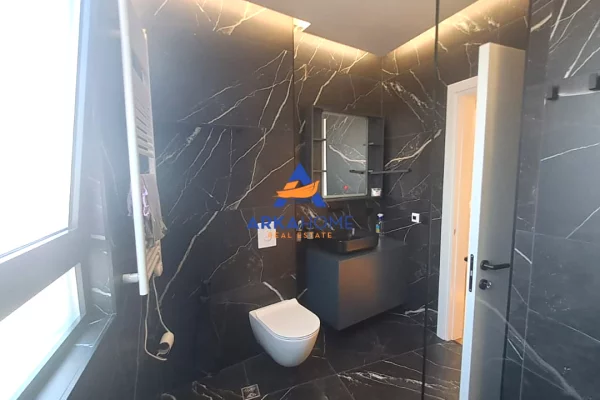 Shtepi ne shitje Apartament ne Tirane, 2+1, Mobilimi E mobiluar, Pagesa 245,365  Euro.