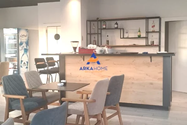JEPET LOKAL ME QERA 120 M2 "KOMPLEKSI FRATARI, ASTIR" 1000 EURO