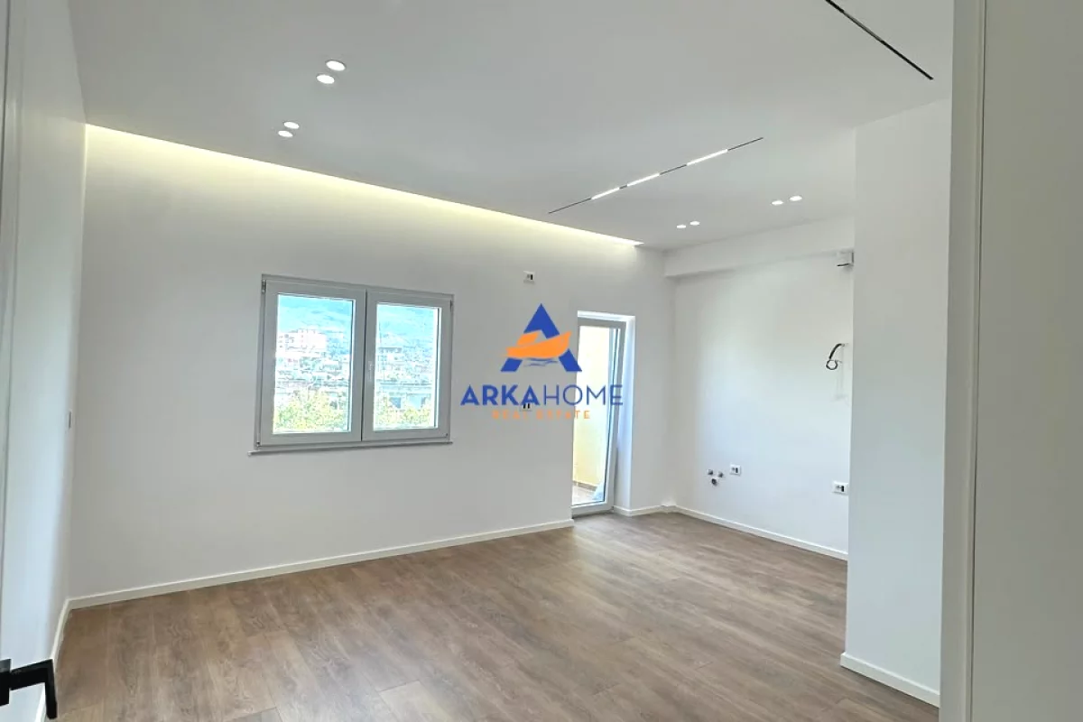 Shtepi ne shitje Apartament ne Tirane, 1+1, Mobilimi Bosh, pa mobiluar, Pagesa 149,400  Euro.