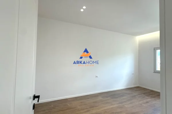 Shtepi ne shitje Apartament ne Tirane, 1+1, Mobilimi Bosh, pa mobiluar, Pagesa 149,400  Euro.