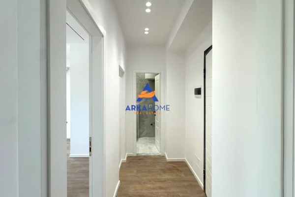Shtepi ne shitje Apartament ne Tirane, 1+1, Mobilimi Bosh, pa mobiluar, Pagesa 149,400  Euro.