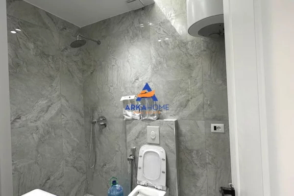 Shtepi ne shitje Apartament ne Tirane, 1+1, Mobilimi Bosh, pa mobiluar, Pagesa 149,400  Euro.