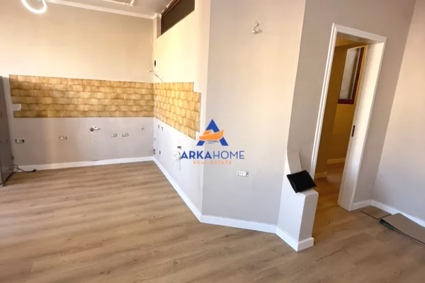 Shtepi ne shitje Apartament ne Tirane, 2+1, Mobilimi Pjeserisht e mobiluar, Pagesa 187,568  Euro.