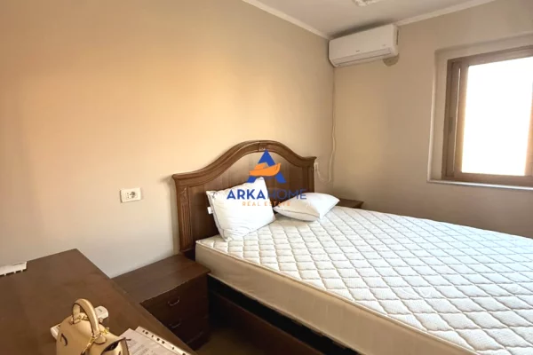 Shtepi ne shitje Apartament ne Tirane, 2+1, Mobilimi Pjeserisht e mobiluar, Pagesa 187,568  Euro.