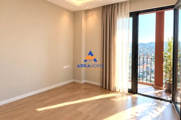 JEPET ZYRE ME QERA 160M2 BRUTO "KOMPLEKSI GARDEN BUILDING,RRUGA E KAVAJES" 2400 EURO (PA POST PARKIM