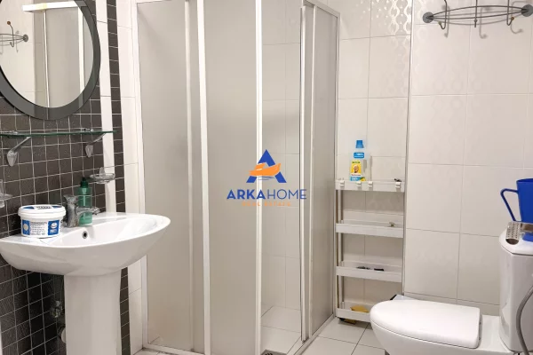 Shtepi me qera Apartament ne Tirane, 1+1, Mobilimi Bosh, pa mobiluar, Pagesa 545  Euro.