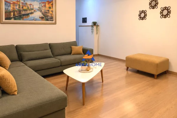 Shtepi me qera Apartament ne Tirane, 1+1, Mobilimi E mobiluar, Pagesa 817  Euro.