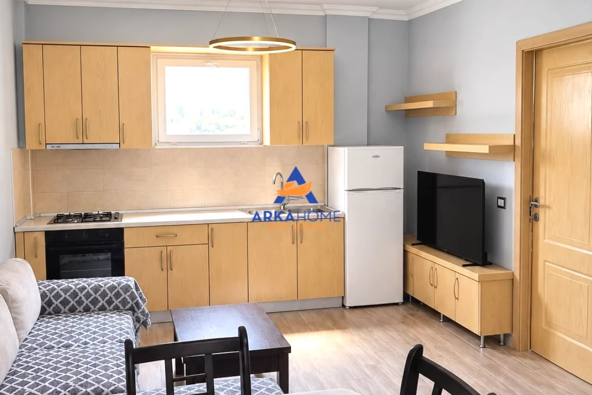 Shtepi me qera Apartament ne Tirane, 2+1, Mobilimi E mobiluar, Pagesa 550  Euro.