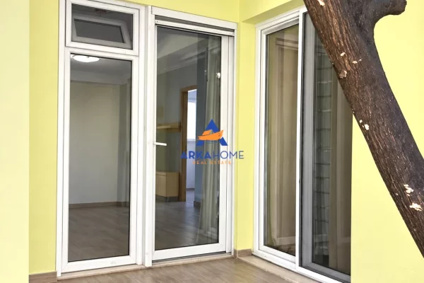 Shtepi me qera Apartament ne Tirane, 2+1, Mobilimi E mobiluar, Pagesa 550  Euro.