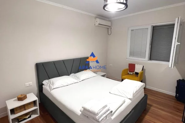 Shtepi ne shitje Apartament ne Tirane, 1+1, Mobilimi E mobiluar, Pagesa 158,124  Euro.