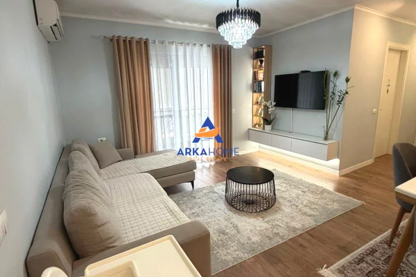 Shtepi me qera 2+1 ne Tirane - 545 Euro