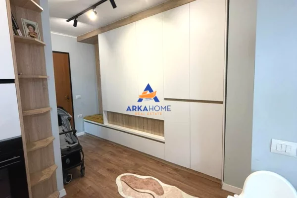 Shtepi me qera Apartament ne Tirane, 2+1, Mobilimi E mobiluar, Pagesa 545  Euro.