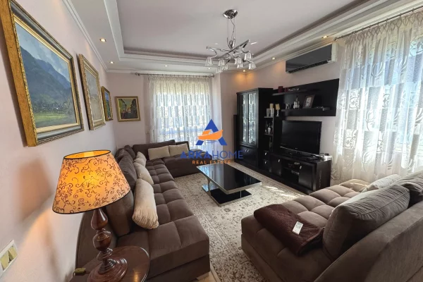 JEPET APARTAMENT ME QERA 3+1+BALLKON "KOMUNA E PARISIT" 78.000 LEKE