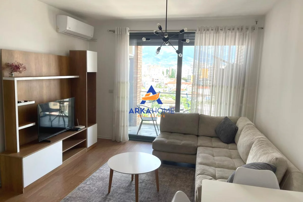 Shtepi me qera Apartament ne Tirane, 2+1, Mobilimi E mobiluar, Pagesa 700  Euro.