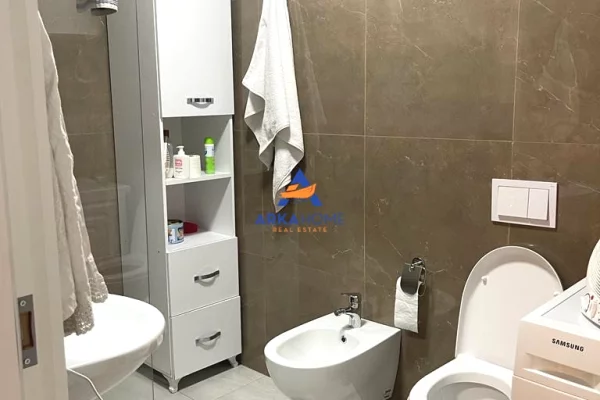 Shtepi me qera Apartament ne Tirane, 2+1, Mobilimi E mobiluar, Pagesa 700  Euro.