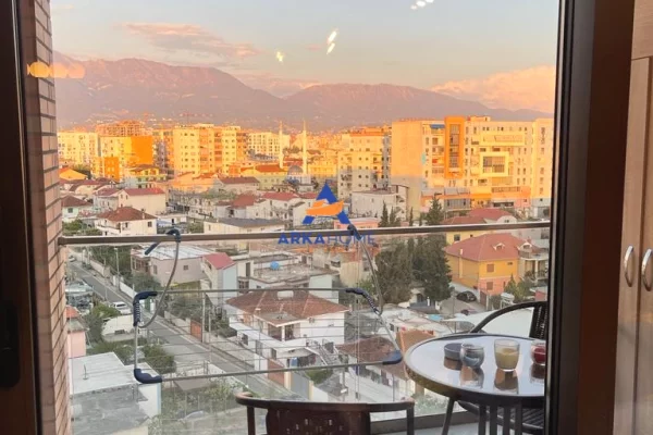 Shtepi me qera Apartament ne Tirane, 2+1, Mobilimi E mobiluar, Pagesa 700  Euro.