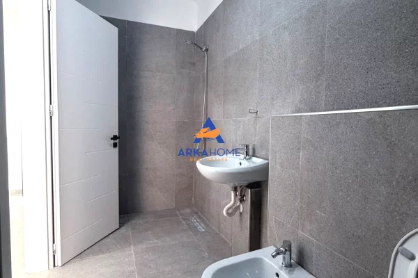 JEPET AMBIENT ME QIRA 90 M2 "FARMACI A10" 90.000 LEKE