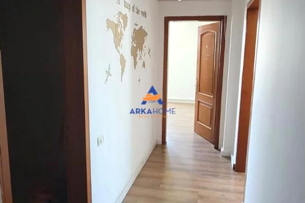 Shtepi me qera Apartament ne Kavaje, 2+1, Mobilimi Bosh, pa mobiluar, Pagesa 1,300  Euro.