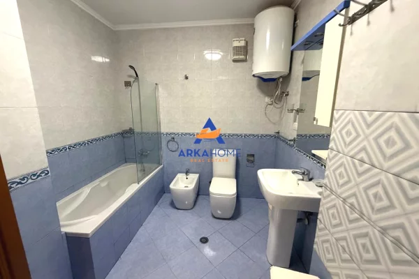 Shtepi me qera Apartament ne Tirane, 2+1, Mobilimi E mobiluar, Pagesa 709  Euro.