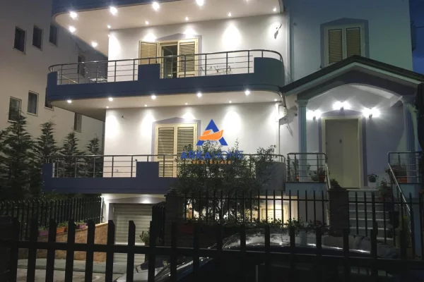 Shtepi ne shitje 4+1 ne Elbasan - 272,925 Euro