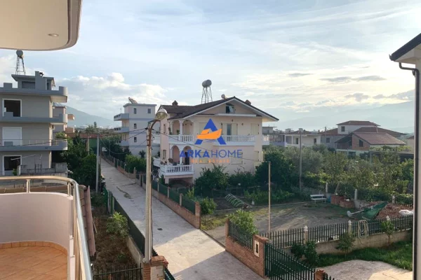 Shtepi ne shitje Vila Luksoze ne Elbasan, 4+1, Mobilimi E mobiluar, Pagesa 272,925  Euro.