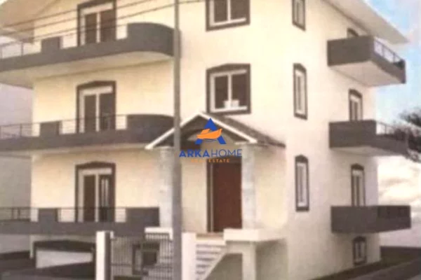 Shtepi ne shitje Vila Luksoze ne Elbasan, 4+1, Mobilimi E mobiluar, Pagesa 272,925  Euro.