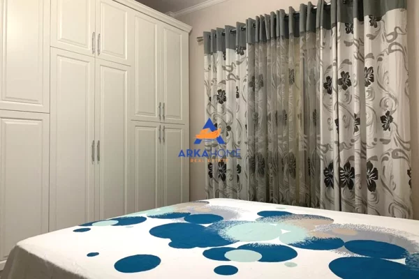 Shtepi ne shitje Vila Luksoze ne Elbasan, 4+1, Mobilimi E mobiluar, Pagesa 272,925  Euro.