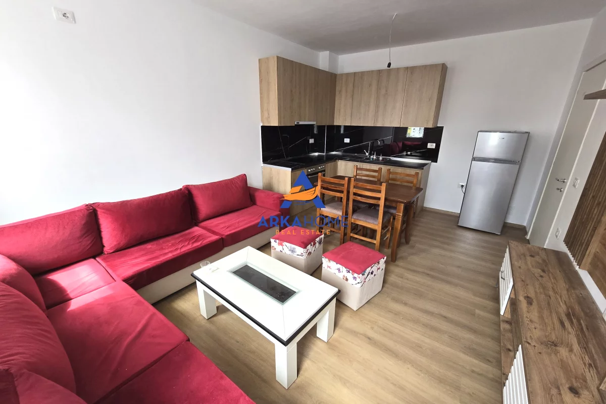 Shtepi ne shitje Apartament ne Tirane, 2+1, Mobilimi E mobiluar, Pagesa 178,275  Euro.