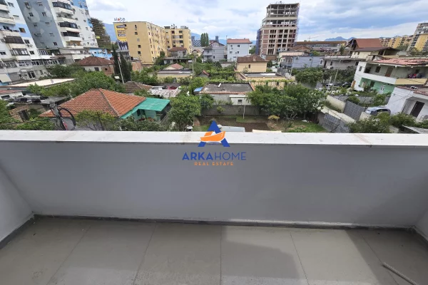 Shtepi ne shitje Apartament ne Tirane, 2+1, Mobilimi E mobiluar, Pagesa 178,275  Euro.