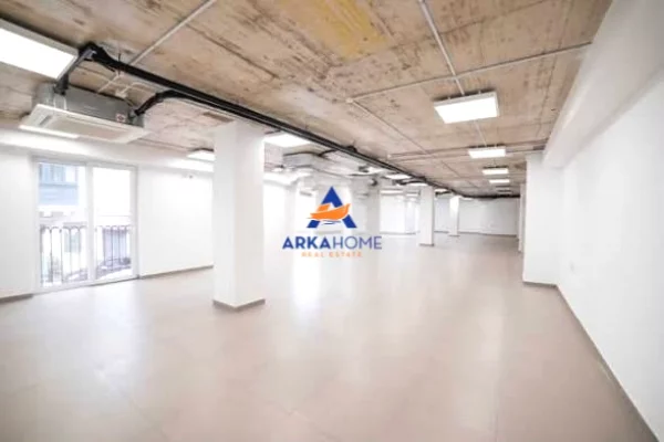 Ambient biznesi me qera 3+1 ne Tirane - 10,000 Euro