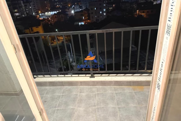 Shtepi me qera Apartament ne Tirane, 2+1, Mobilimi E mobiluar, Pagesa 764  Euro.