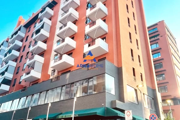 JEPET ME QERA AMBIENT ZYRE 11M2 