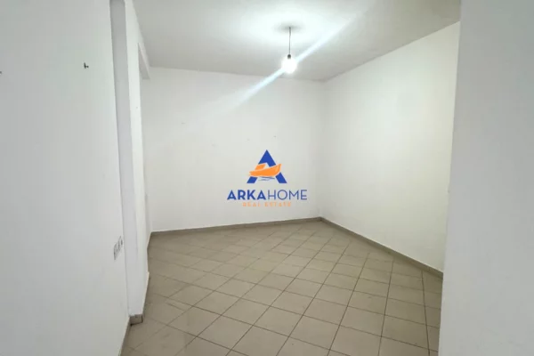 Shtepi ne shitje Apartament ne Tirane, 2+1, Mobilimi Pjeserisht e mobiluar, Pagesa 163,755  Euro.