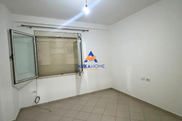 Shtepi ne shitje Apartament ne Tirane, 2+1, Mobilimi Pjeserisht e mobiluar, Pagesa 163,755  Euro.