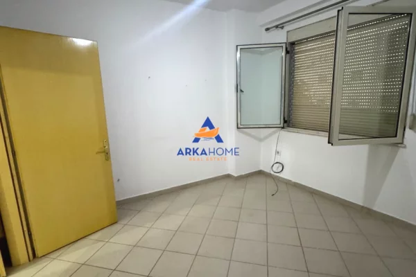Shtepi ne shitje Apartament ne Tirane, 2+1, Mobilimi Pjeserisht e mobiluar, Pagesa 163,755  Euro.
