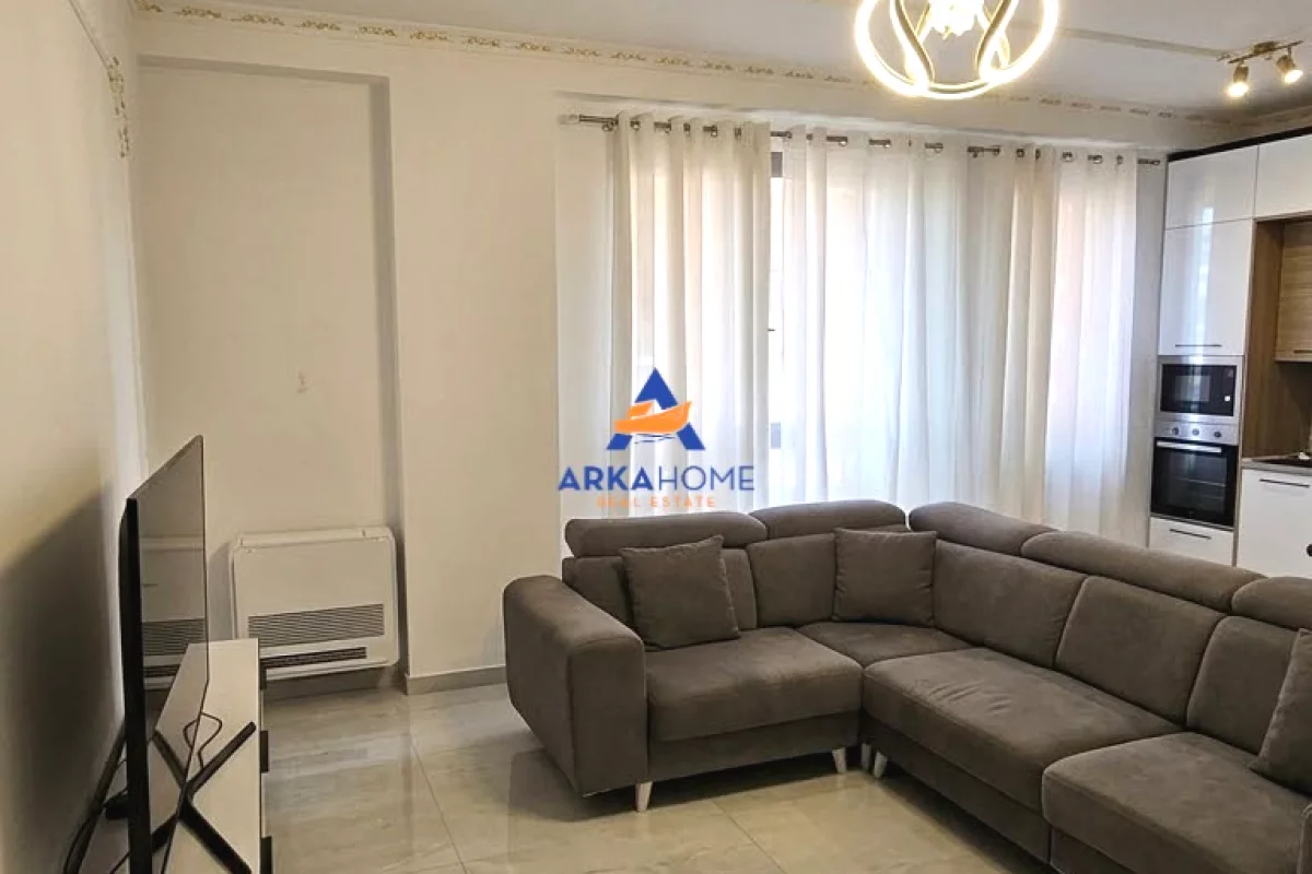 Shtepi me qera Apartament ne Tirane, 2+1, Mobilimi E mobiluar, Pagesa 764  Euro.