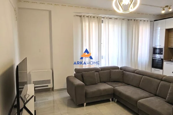 JEPET ME QERA APARTAMENT 2+1+BALLKON " RRUGA 5 MAJ, PERBALL EMERALD CENTER" 70.000 LEKE